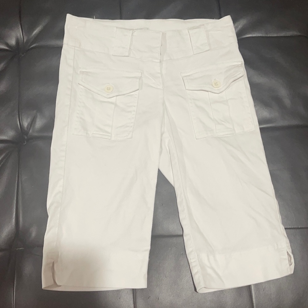 Women’s white Bermuda shorts